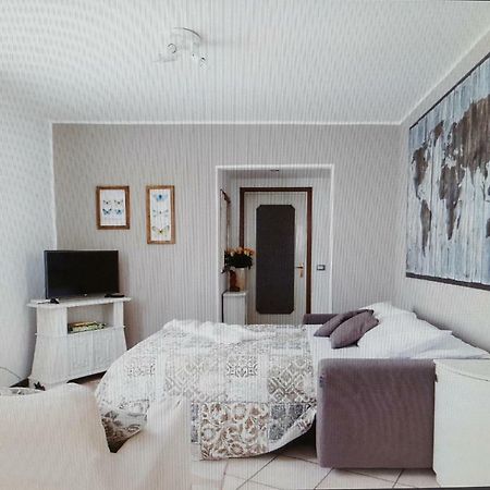 Il Sole, Grande Appartamento In Collina Brunate Bagian luar foto
