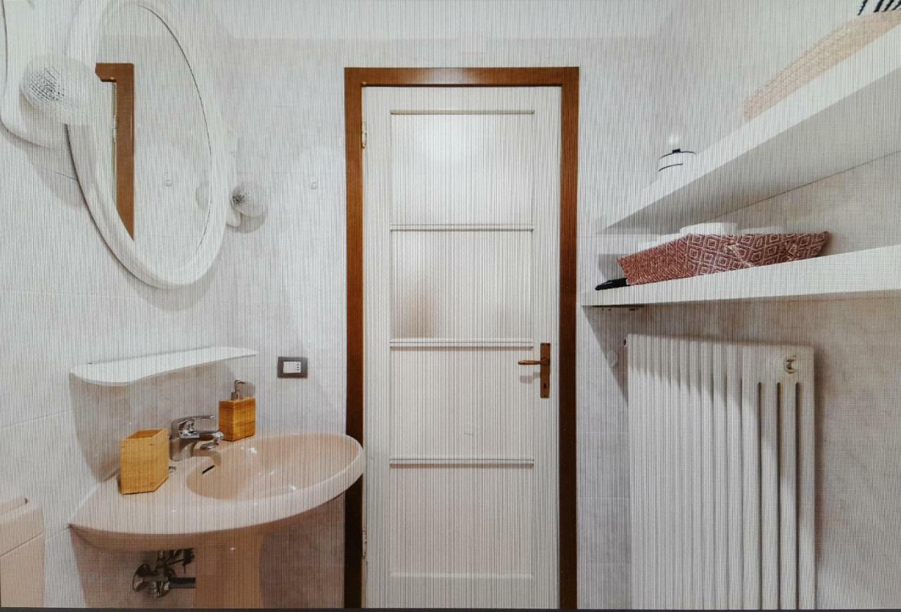 Il Sole, Grande Appartamento In Collina Brunate Bagian luar foto
